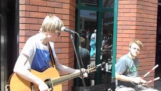 Leeds Buskers   - Stuck in the Middle(Stealers wheel cover) chords