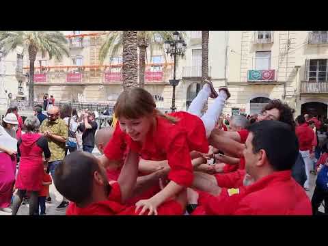 Castellers de Barcelona a la Diada de Sant Jordi a Vilanova (23/04/2023)