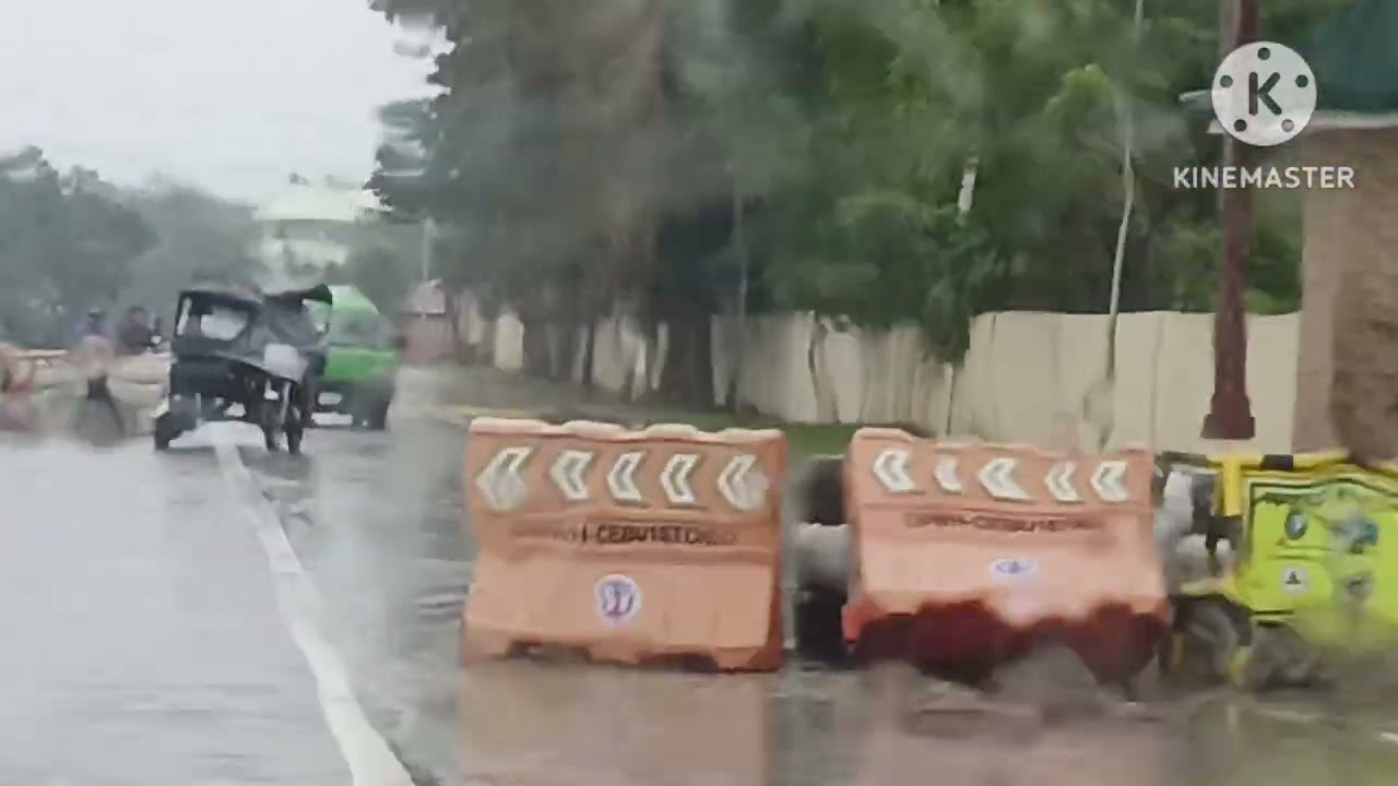 Rainy day because of the shear line be safe everyone 