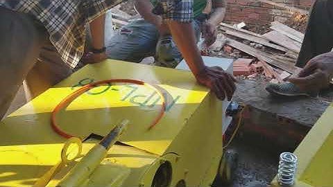 VỆ SINH MÁY PHUN VỮA TRÁT TƯỜNG CHẠY ĐIỆN 220V 0931776977