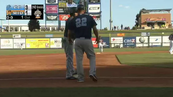 Andy Pineda triples in run
