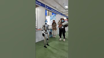 [TĐHNN] -Robot hình người Unitree G1 trình diễn tại triển lãm GEIMS Việt Nam 2025