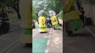 ondel-ondel kuning joget kicau mania #shortvideo #ondelondel