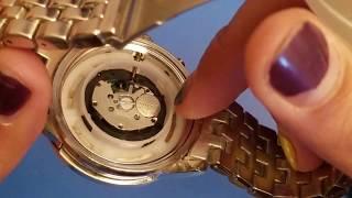 How to replace the battery on a Michael Kors watch - YouTube