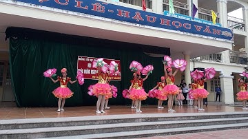 Múa hát " Bông hồng tặng cô"- TH Phú Lãm