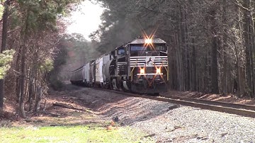 NS E51 SD60E/C40-9W Working Hard long Train Notch 8 Turbos sounding off