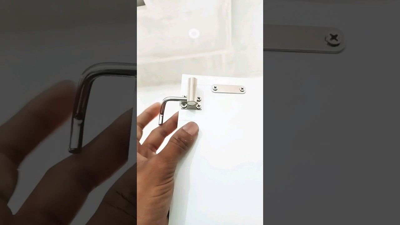 अलमारी में ऑटो लॉक कैसे लगाते हैं 