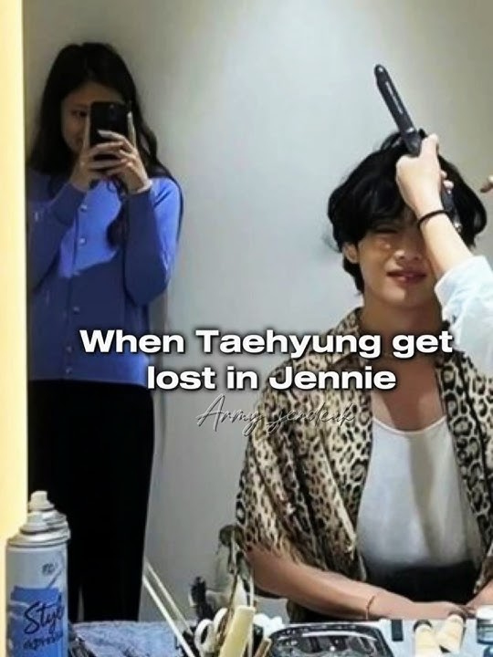 Taehyung can't take his eyes off Jennie 🥰 #Jennie #taehyung #taennie #shortvideo