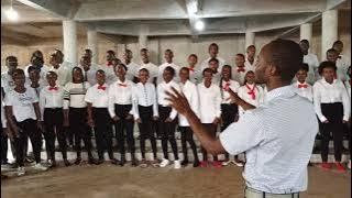 Tazameni Karamu ya Bwana imo mezani//Chuka University Chaplaincy Choir 💥