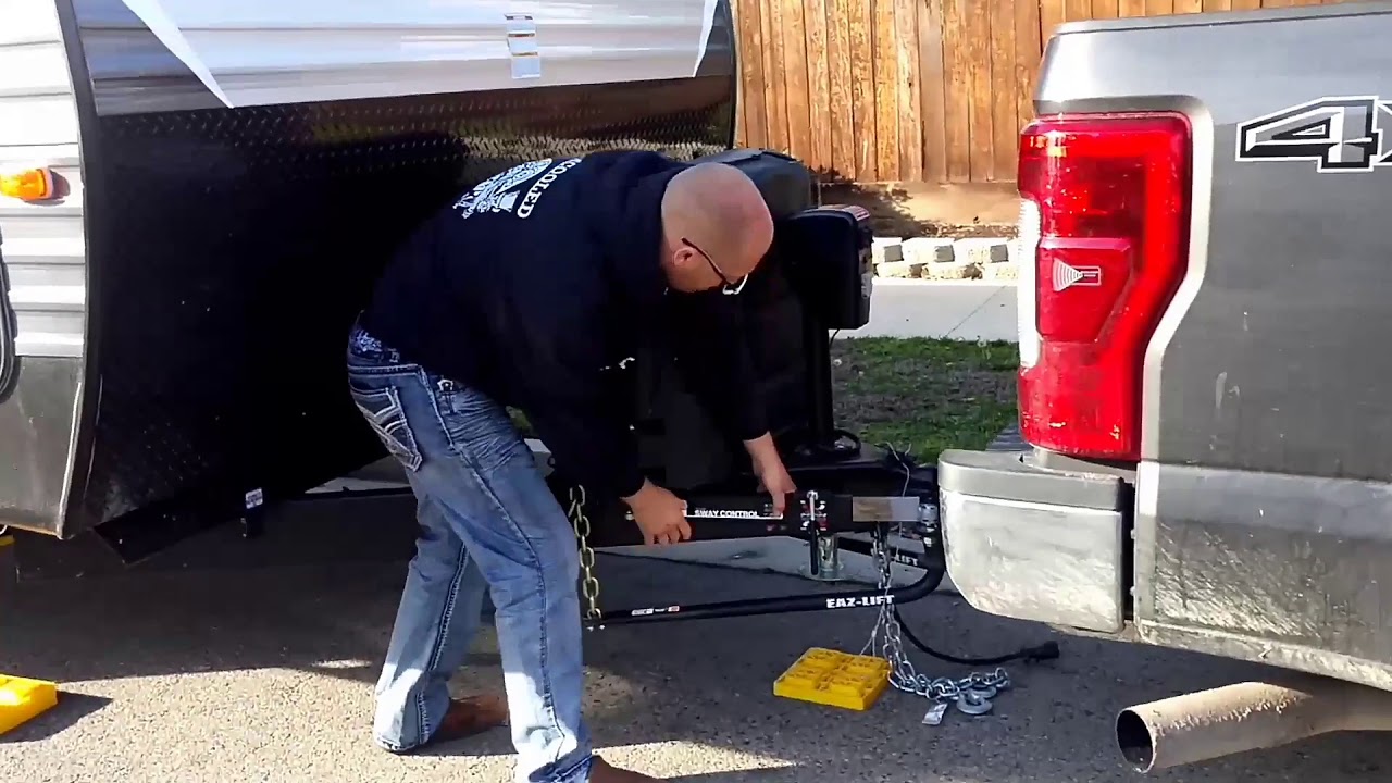 connecting travel trailer to truck