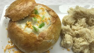 Potato soup in bread bowl / شوربة البطاطا في وعاء الخبز