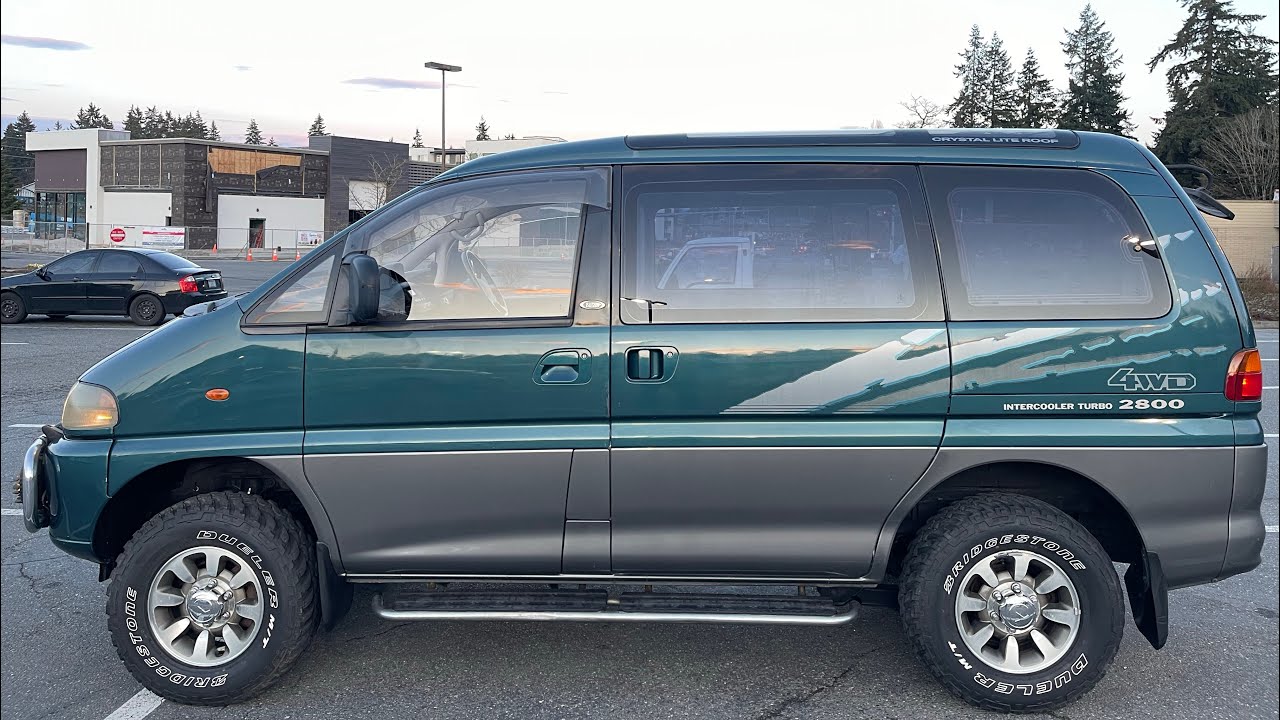 Sold: 1994 Mitsubishi Delica L400 Super Exceed CRYSTAL LITE ROOF