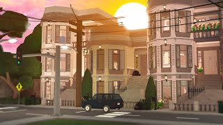 Building Traditional Townhouses in my Bloxburg City 🏘️🌹 | Panda Builds