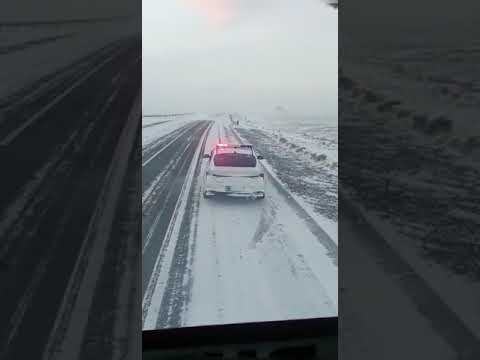 На трассе Ушарал - Достык грузовик заглох из-за холодов