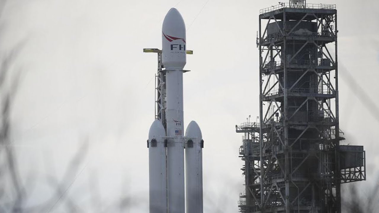 ⁣Why hasn't SpaceX's Falcon Heavy flown much?