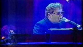 Elton John - I&#39;m still standing - Italian Music Awards 2002