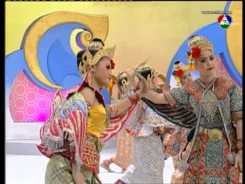 รำถวายพระพร พระบาทสมเด็จพระเจ้าอยู่หัว ๕ ธันวาคม ๒๕๕๖ โรงเรียนวัดตำหรุ มิตรภาพที่ ๖๕