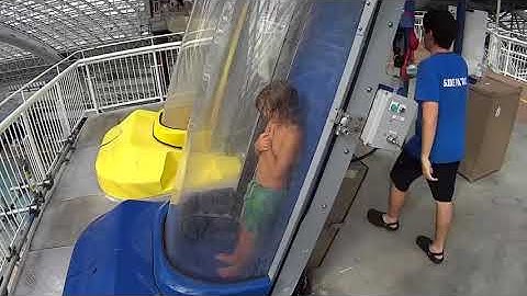 Những Ống Trượt Nước Này Sẽ Làm Bạn Khóc Thét