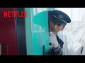 乗降オーライ! - はやぶさ60号(5060B)出発進行 | 新幹線大爆破 | Netflix Japan