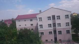 Ağri Öğretmenler Li̇sesi̇ Ve Karşisindaki̇ Eski̇ Bi̇nalar