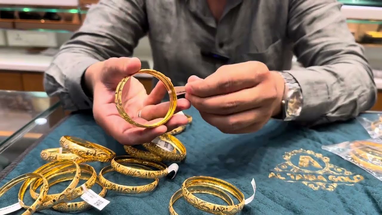 SIRF 10 GRAM ME GOLD BANGLES😍