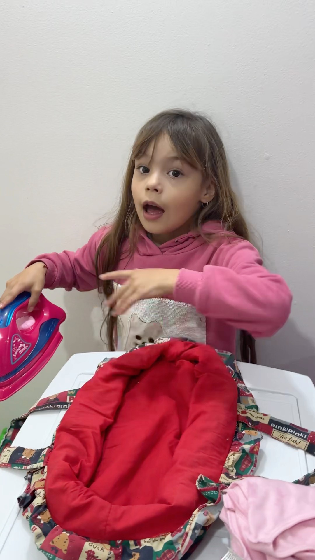Plancho plancho ropa el negocio de Kendall #humor #cosasdefamilia #comedia #humorfamiliar #cosasdep