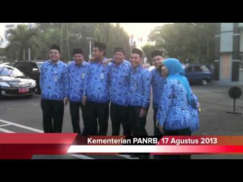 Berita PANRB: Upacara memperingati 17 Agustus 1945 - YouTube