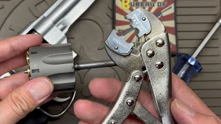 How to tighten Smith and Wesson 929/NFrame Extractor Rod with ViseSmith