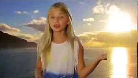 Alexis Grossman (9 years old) - Music Video singin...
