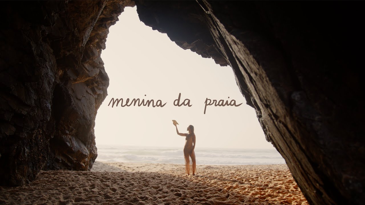 在 YouTube 上观看 Tainá - Menina da Praia 在 YouTube 上观看 Tainá - Menina da Praia