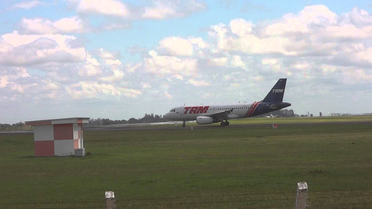 Pouso Da Azul E Decolagem Da Tam No Aeroporto Internacional De Campo Grande Ms Youtube