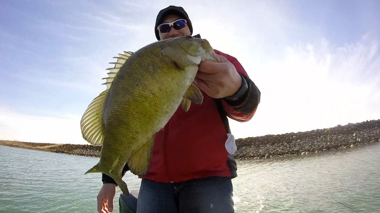 Wolf Creek Big Smallmouth Bass 1 21 17 YouTube
