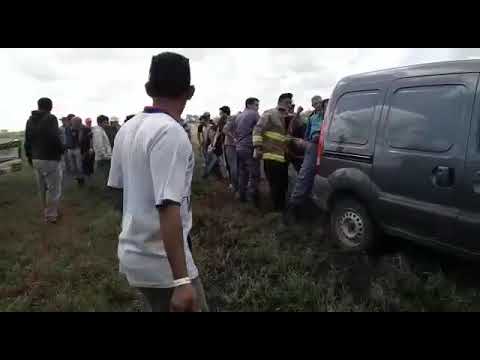 Rescate del piloto Juan Carlos Iglesias tras el incendio en Chaco.