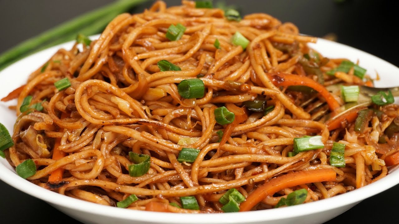 Have You Tried Making Chowmein This Way? - Desi Veg Chowmein Noodles Recipe | Kanak