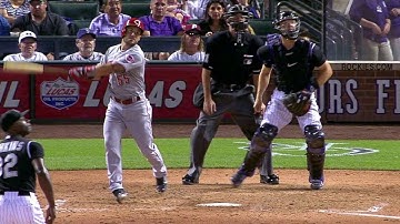 CIN@COL: Schumaker delivers pinch-hit RBI double