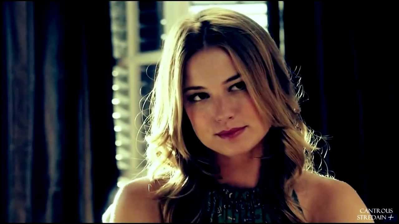 Revenge - Emily Thorne // Bones [+Stredain]