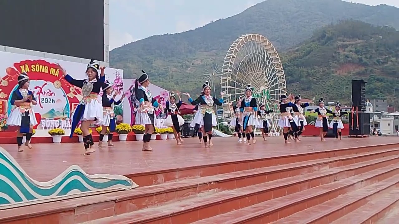 Nkauj hmoob seev cev sông mã 