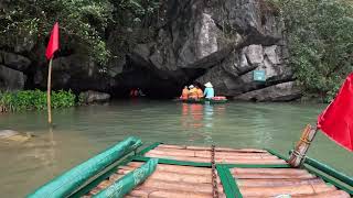 Exploring the Stunning Caves of Trang An: A Boat Adventure in Ninh Binh🇻🇳