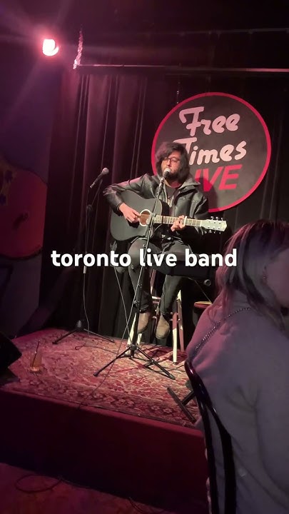 toronto-canada-is-one-of-the-few-remaining-bars-with-live-bands-2
