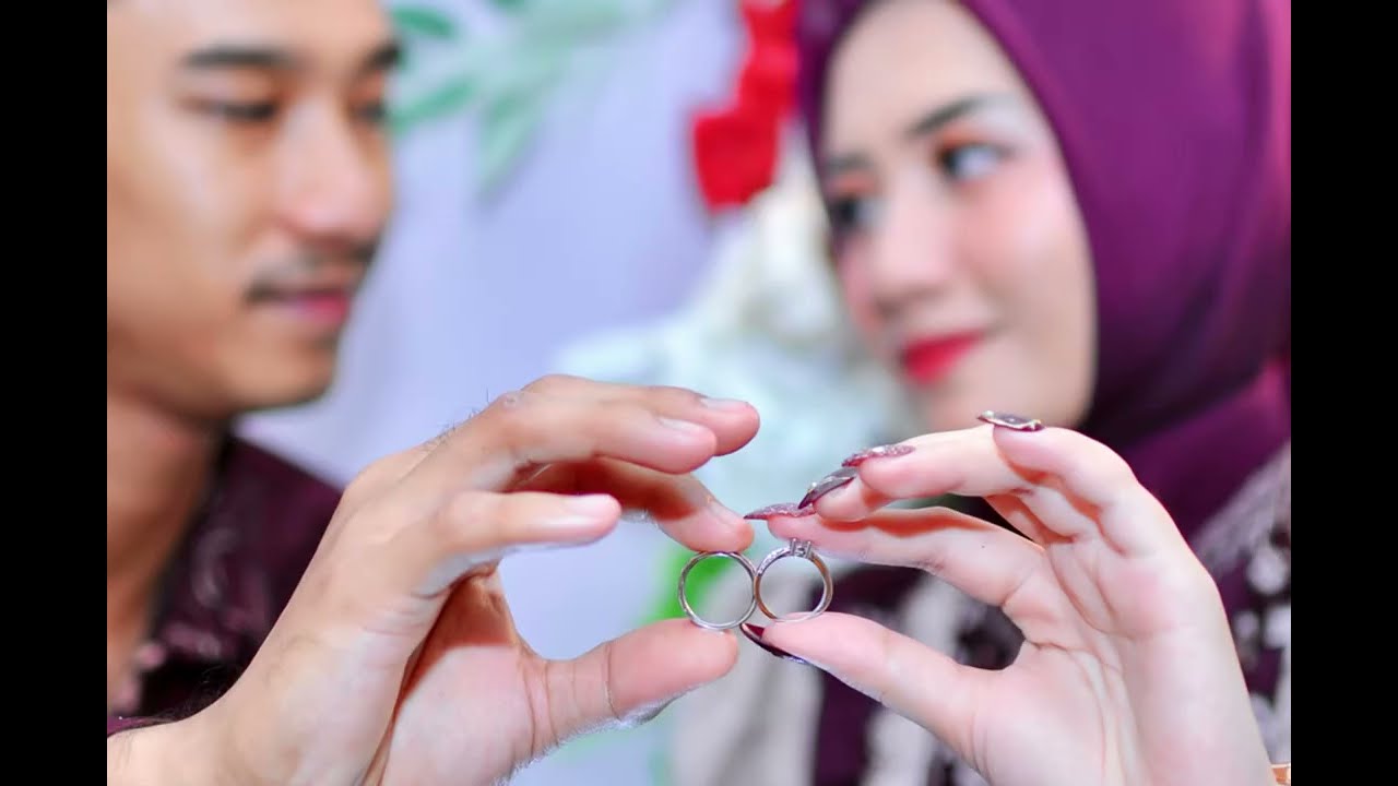Engagement moment Bintang & Linda - full mov pict
