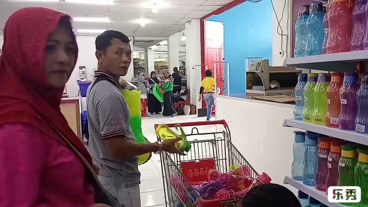 belanja  di Bares genteng