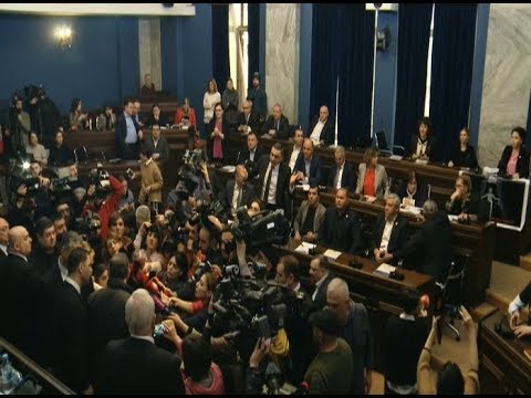 ჩაშლის უფლებას არ მოგემთ, ან დაბრძანდით, ან გაბრძანდით - ხმაური იურიდიულ კომიტეტში