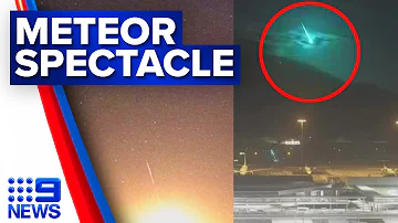 Moment meteor lights up night sky in Queensland | 9 News Australia