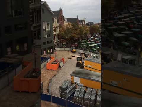 Boer rijd hek kapot! Trots op de boer!!