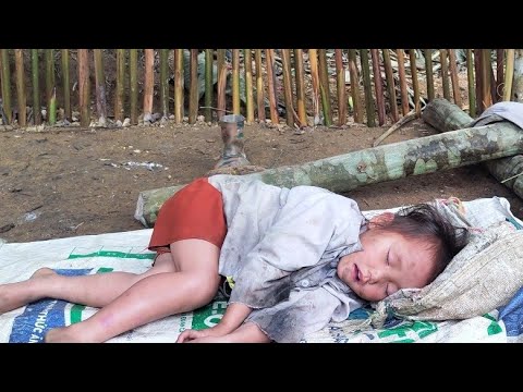 The little girl is sick as if from hunger and still has to go looking for food.|bé ánh Orphan