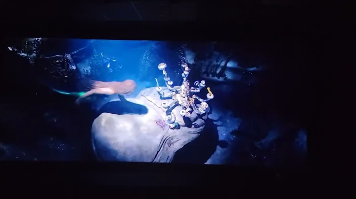 The Little Mermaid - Ariel Grotto Treasure Scene