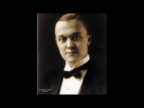 在 YouTube 上觀看「Goose Pimples - New Orleans Lucky Seven (Bix Beiderbecke, Adrian Rollini, Don Murray, C. Morehouse)」