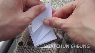 Origami Crane 05604 on 20160918 part 013 via London