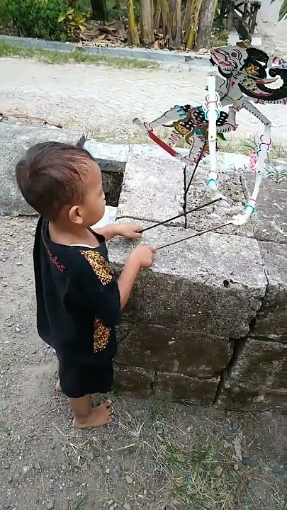 LUCU dan GEMESIN || Anak kecil asik main wayang || Part 2
