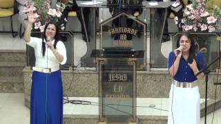 Giselli Cristina canta com sua filha Rafaelli Em tua presenca